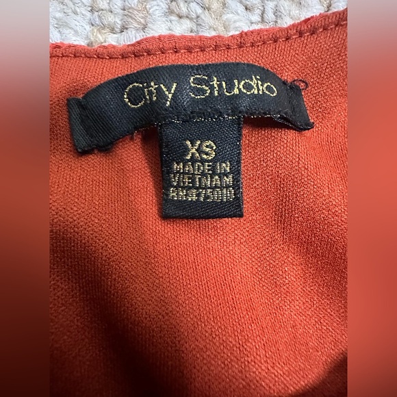 City Studio Ruffled Mini Dress in Bold burnt orange size XS - Picture 6 of 8